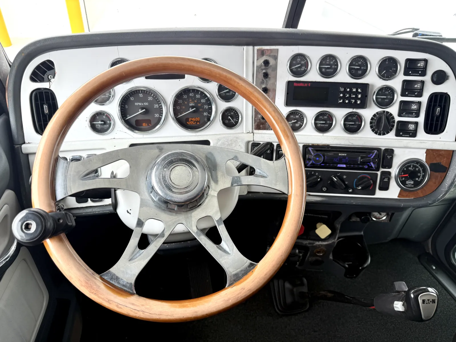 2007 Peterbilt - image 18