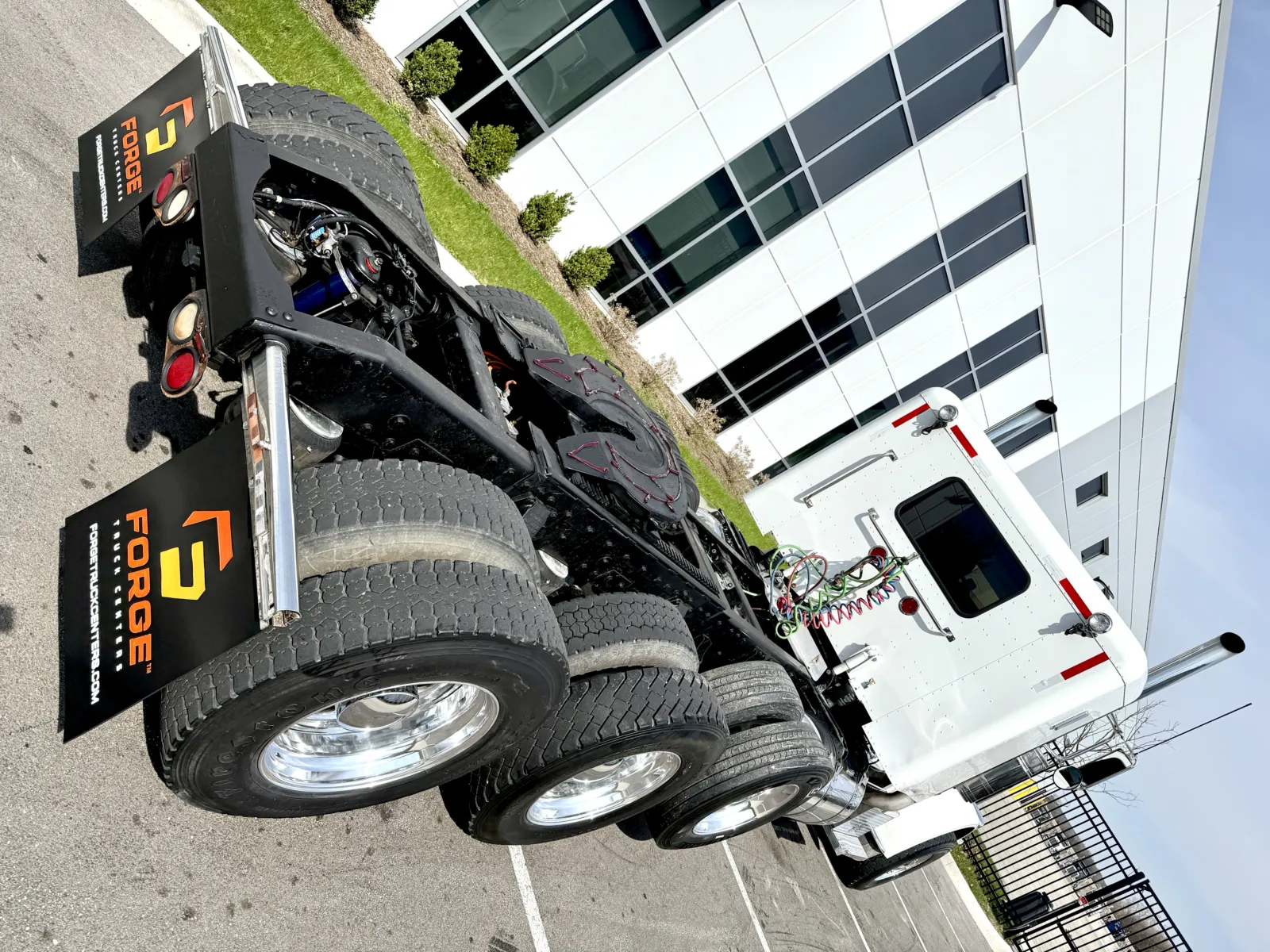 2008 Peterbilt - image 11