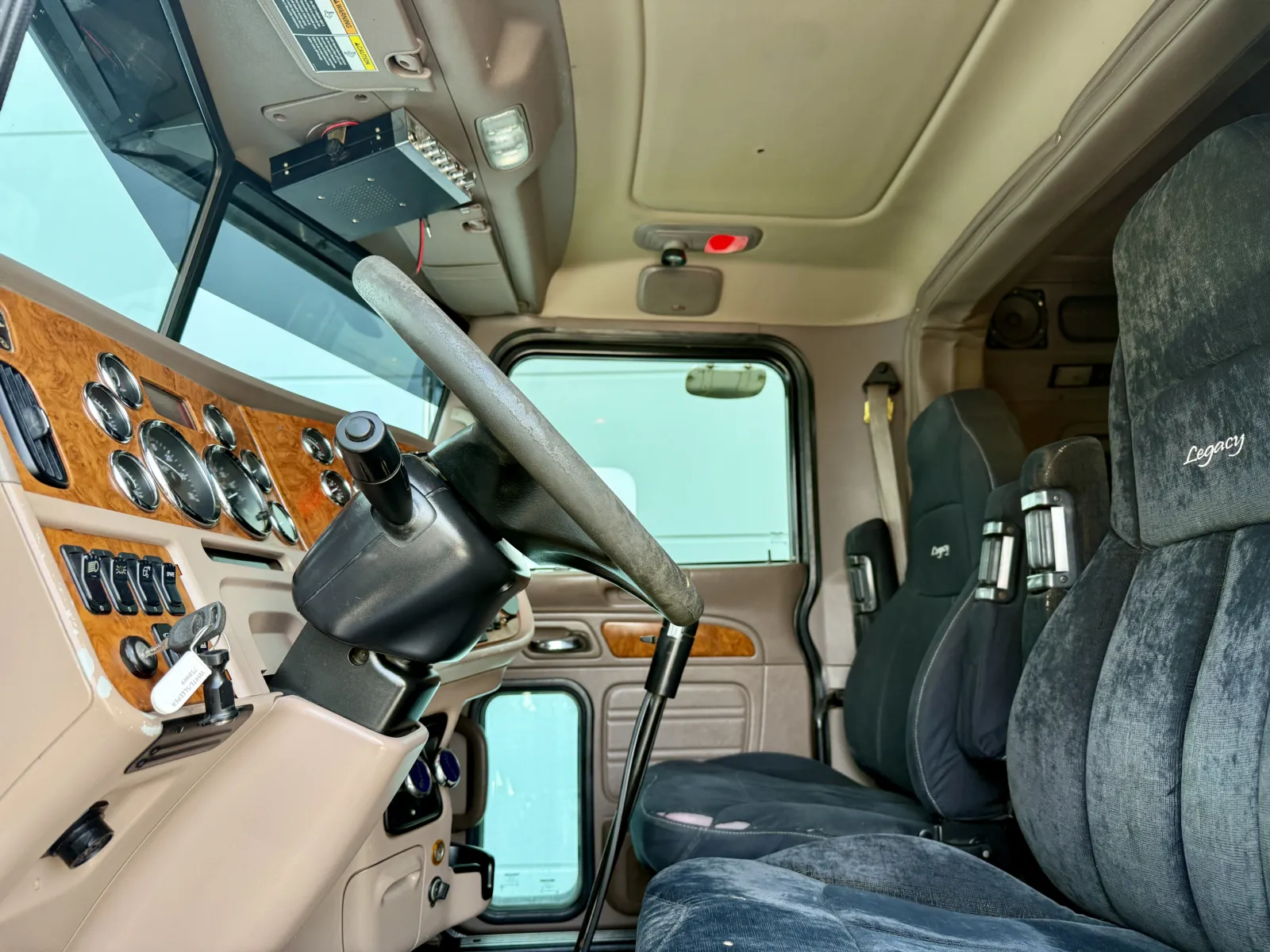 2008 Peterbilt - image 14