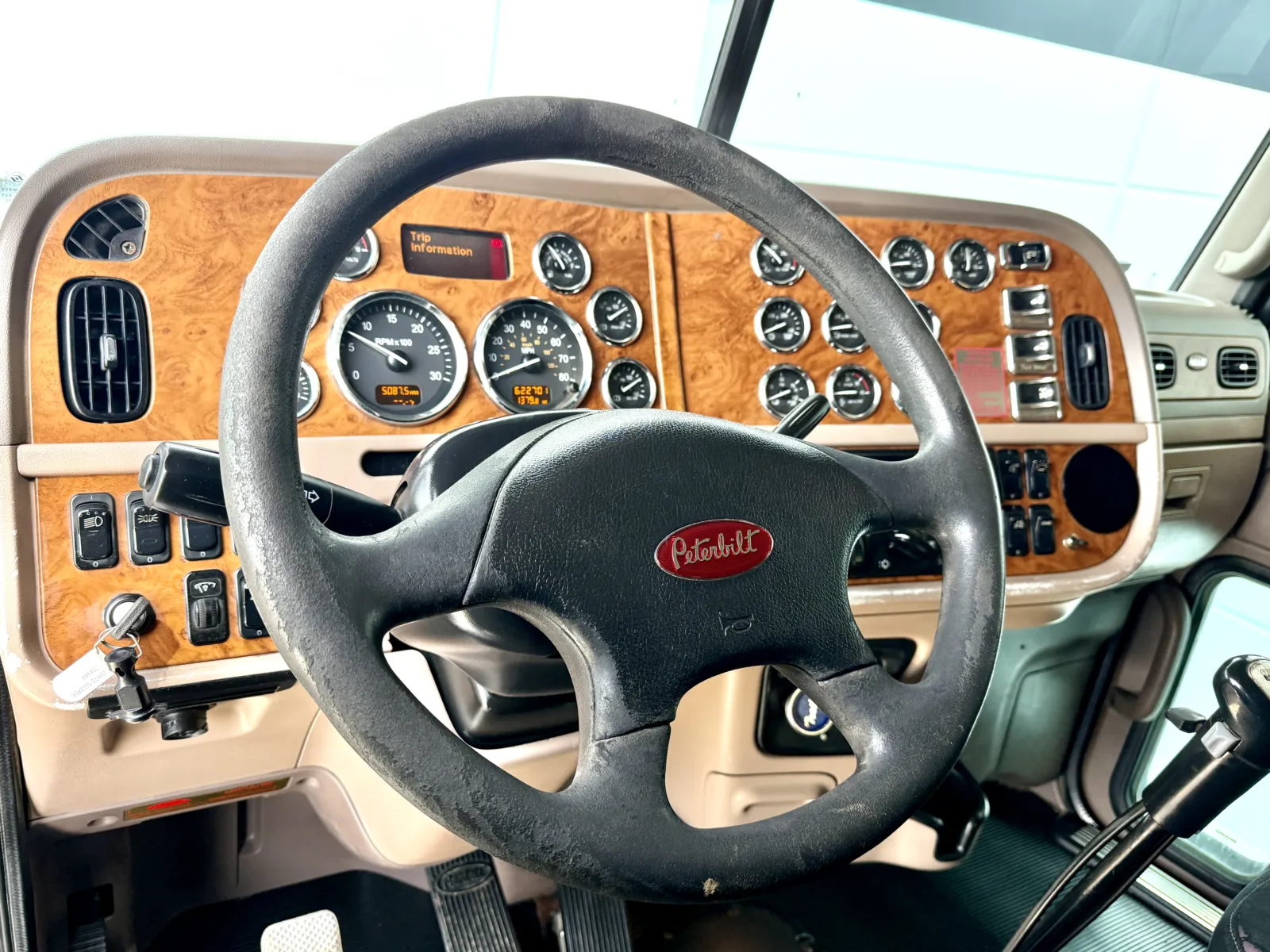 2008 Peterbilt - image 15