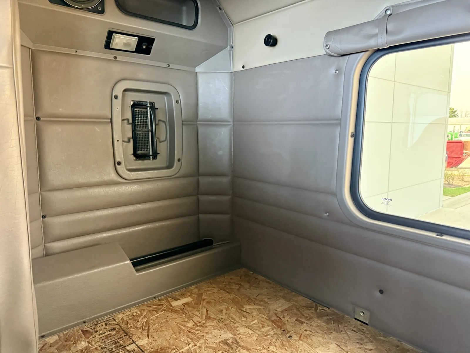 2008 Peterbilt - image 22