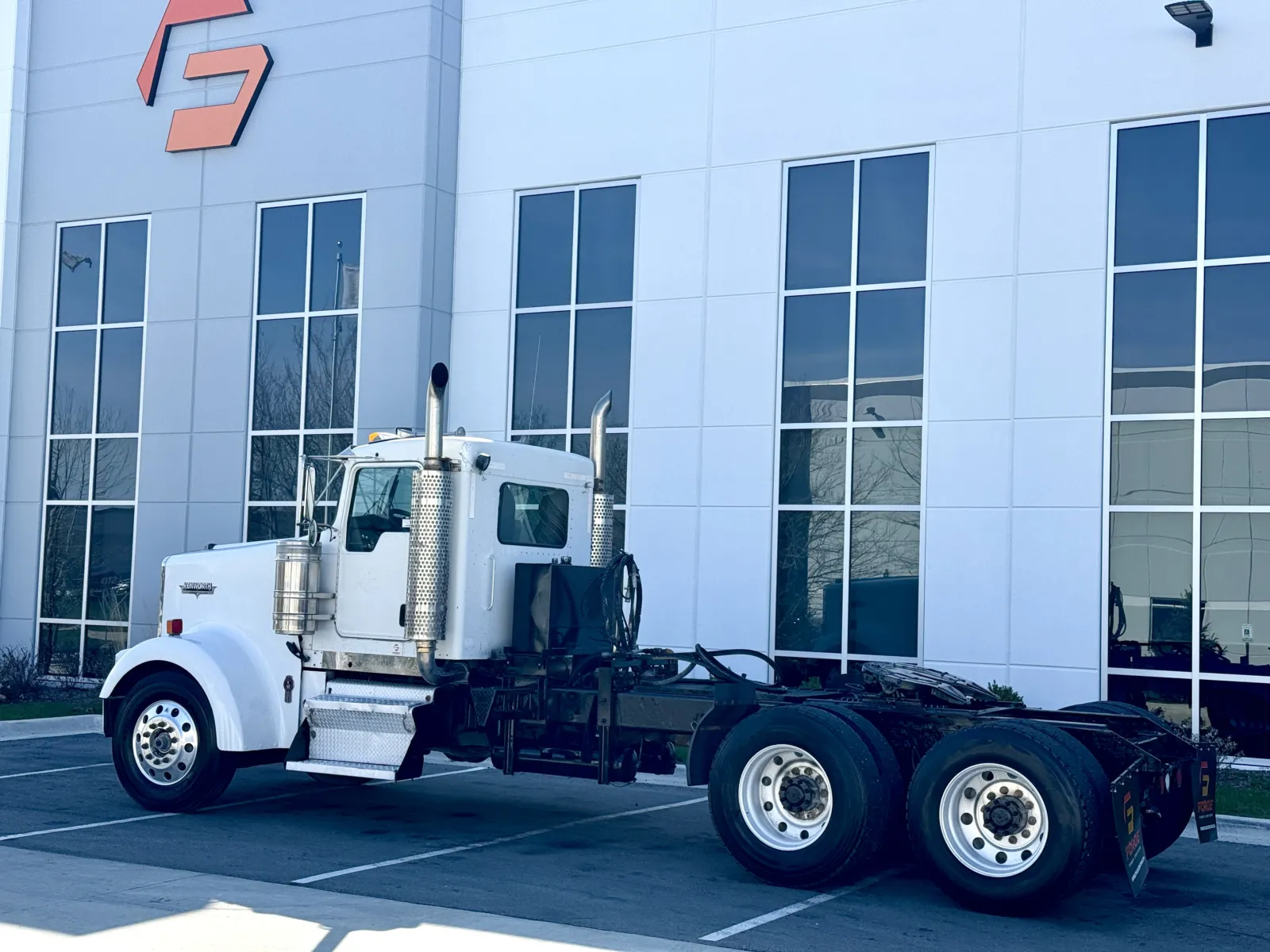 2003 Kenworth W900 - image 6