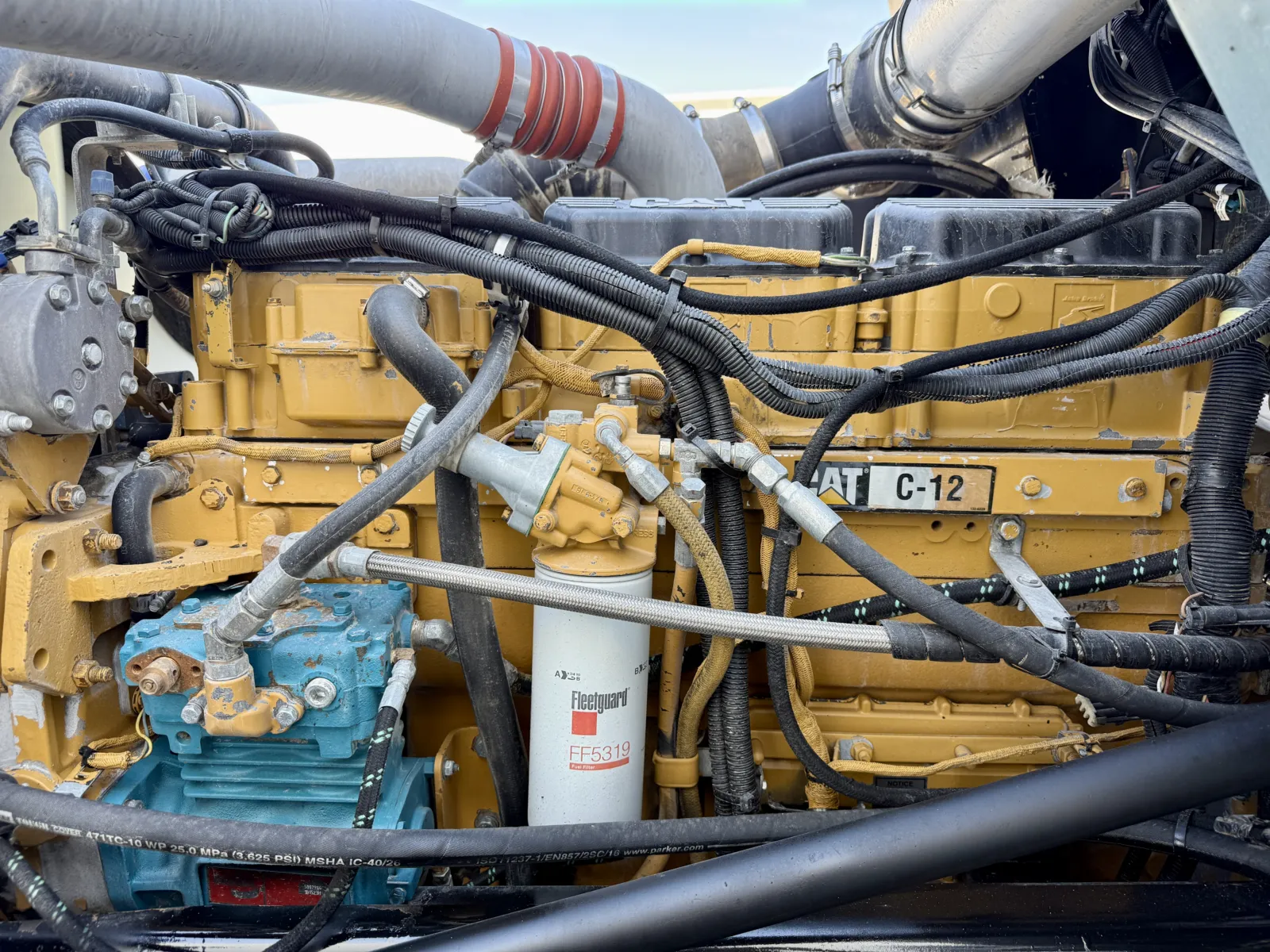 2003 Kenworth W900 - image 12