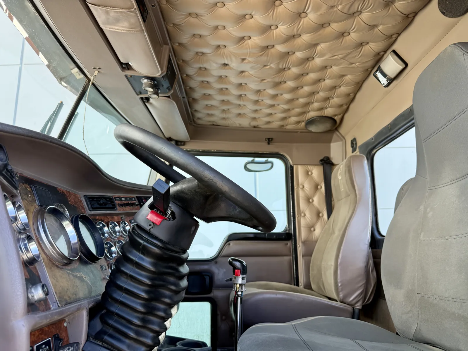 2003 Kenworth W900 - image 14