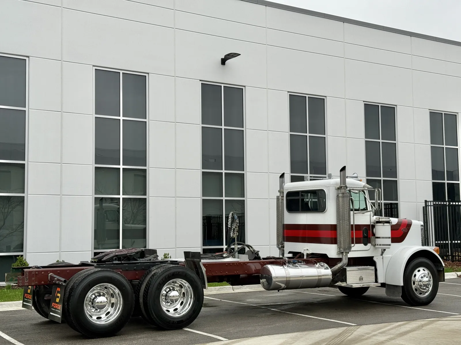 2003 Peterbilt - image 5