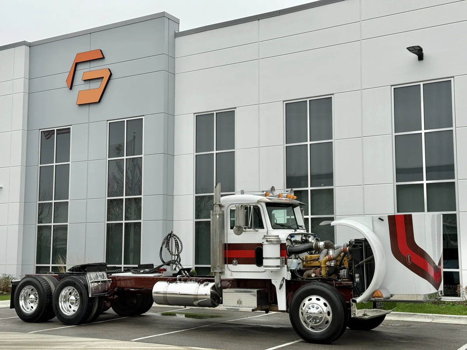 2003 Peterbilt - image 9