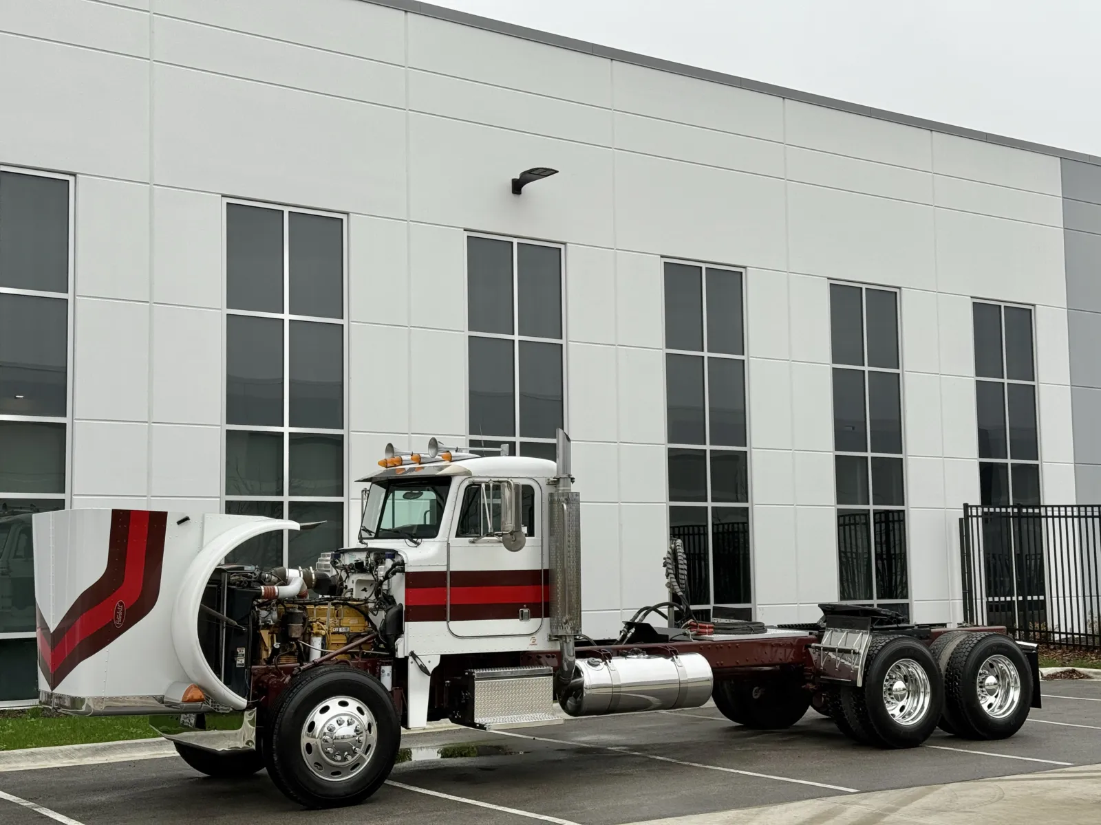 2003 Peterbilt - image 10