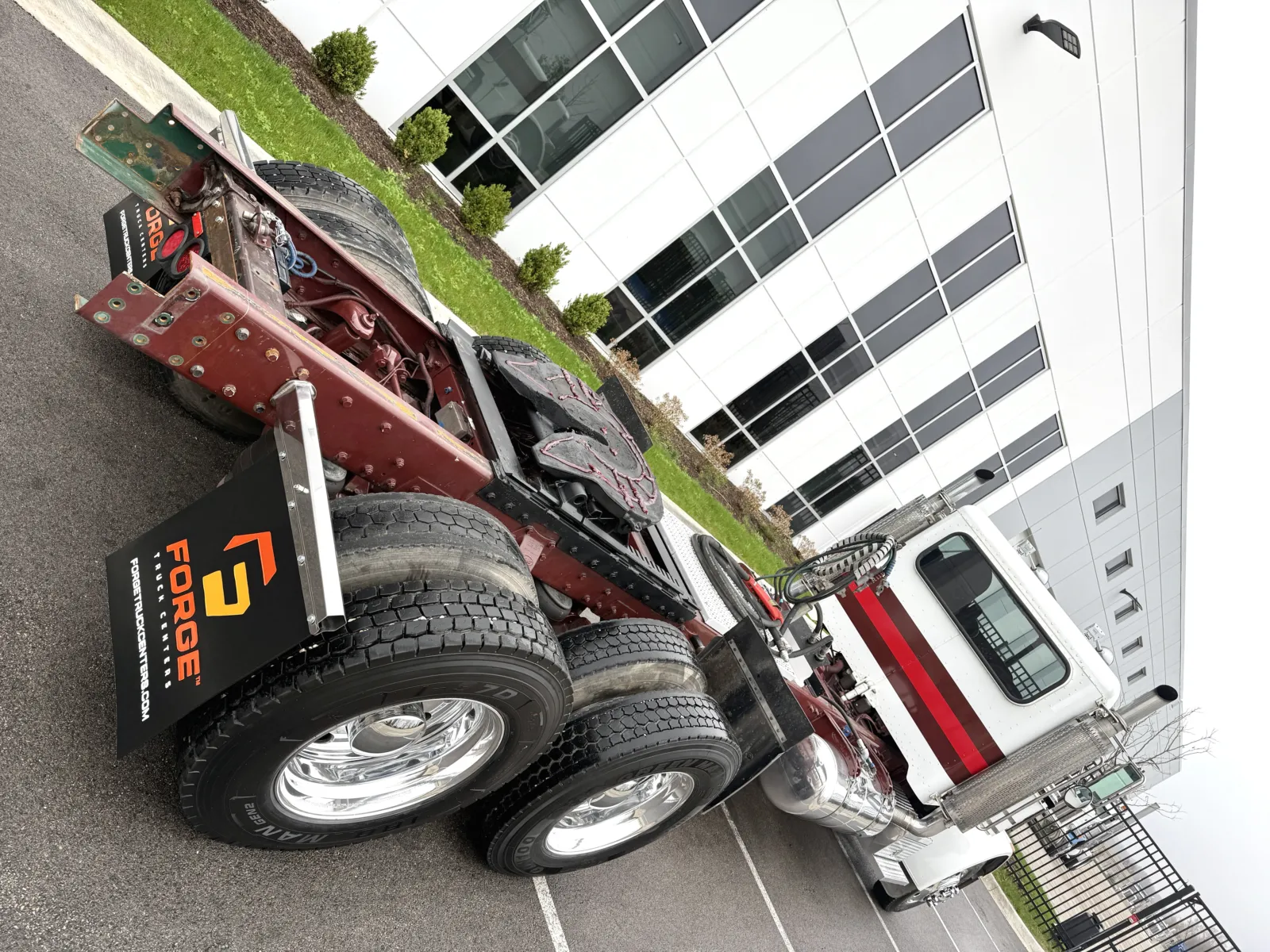 2003 Peterbilt - image 11