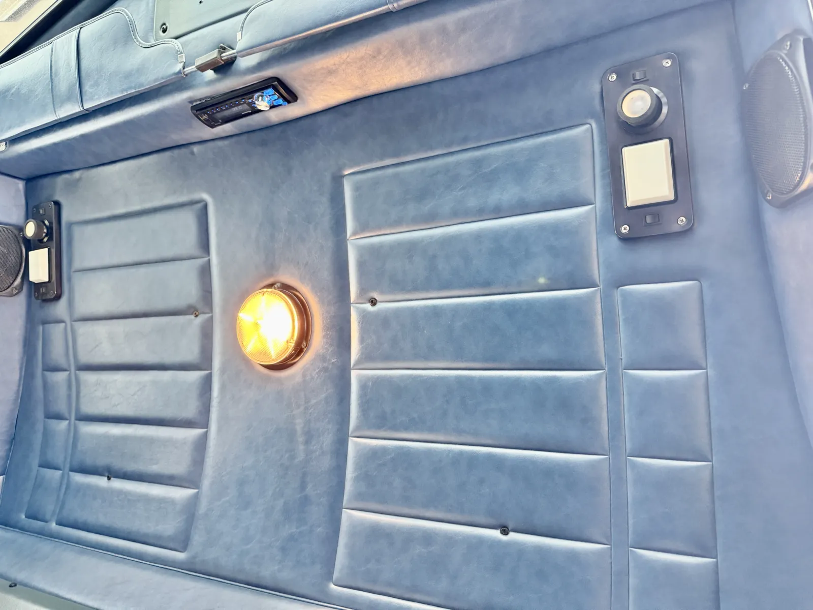 2003 Peterbilt - image 21