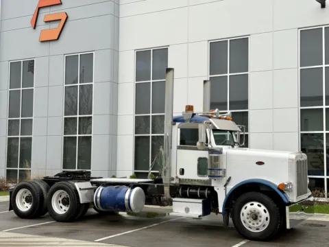 Photos of 2007 PETERBILT 379 for sale in New Lenox, IL at Forge Truck Centers - Illinois