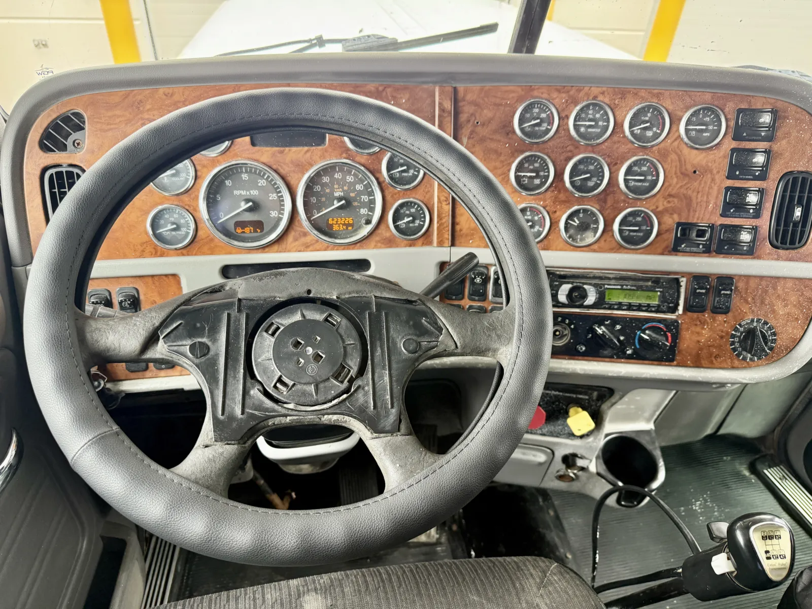 2007 Peterbilt - image 16