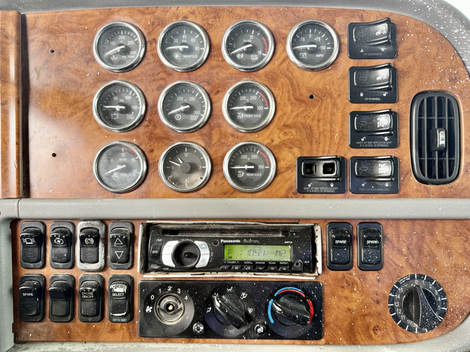 2007 Peterbilt - image 18