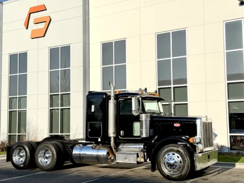 Photos of 2007 PETERBILT 379 for sale in New Lenox, IL at Forge Truck Centers - Illinois
