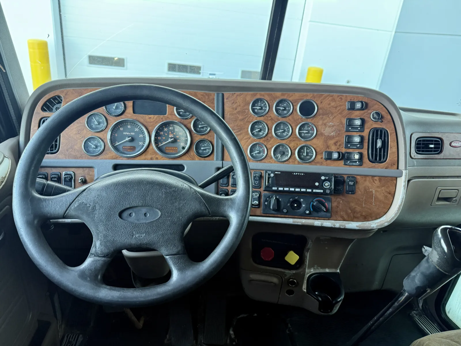 2007 Peterbilt - image 16