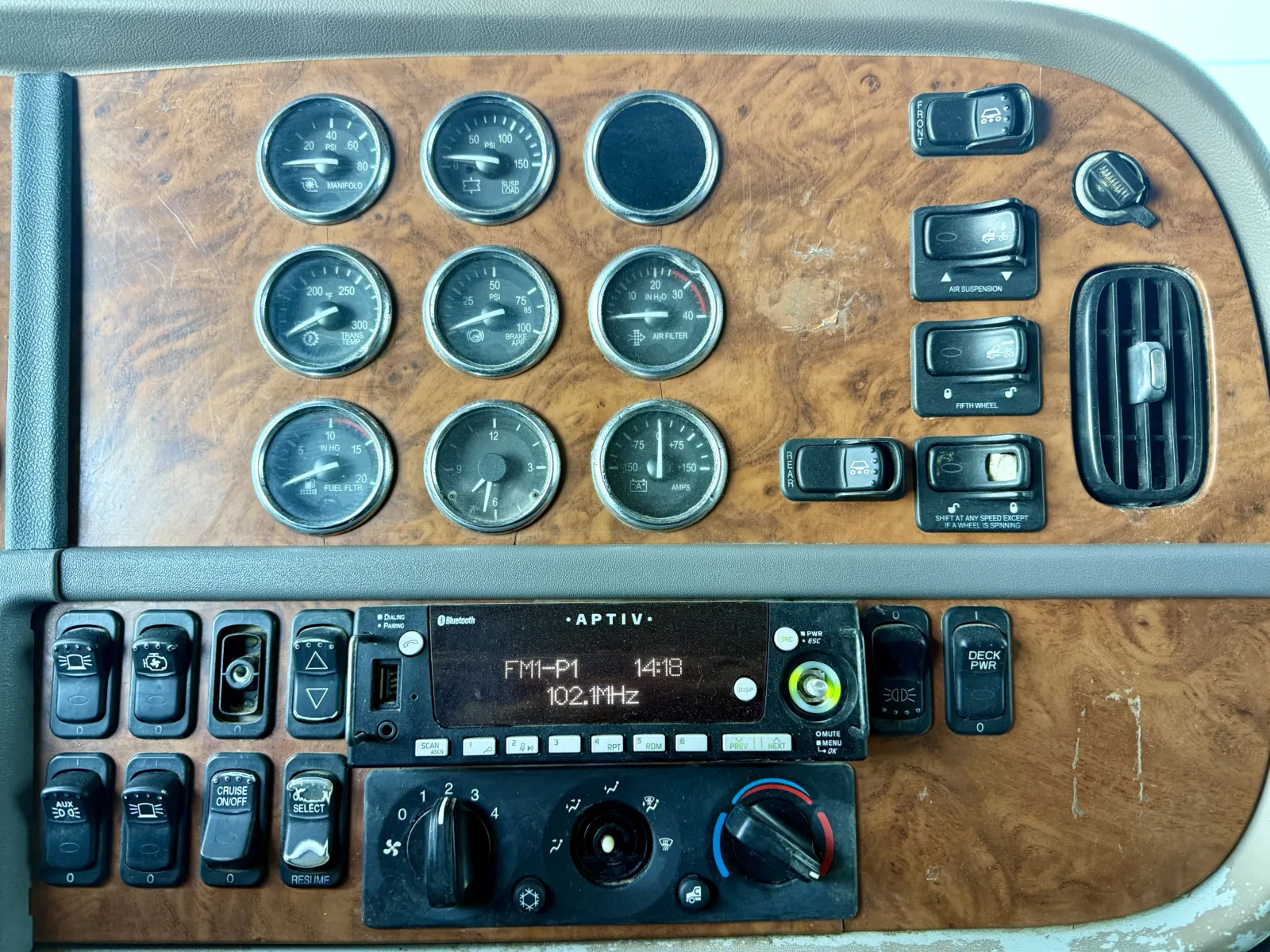 2007 Peterbilt - image 18