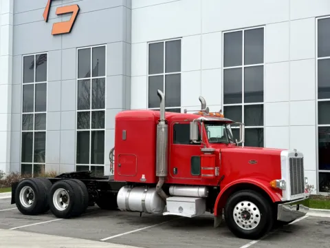 Photos of 2007 PETERBILT 378 for sale in New Lenox, IL at Forge Truck Centers - Illinois