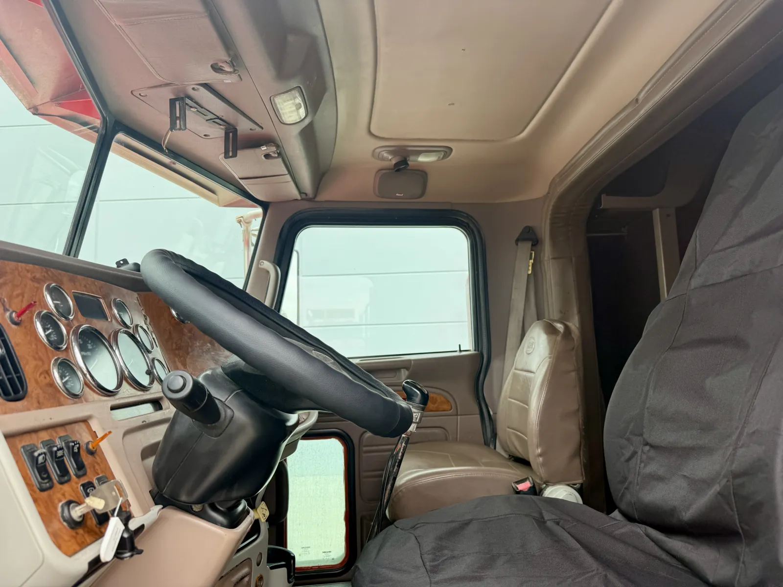 2007 Peterbilt - image 14