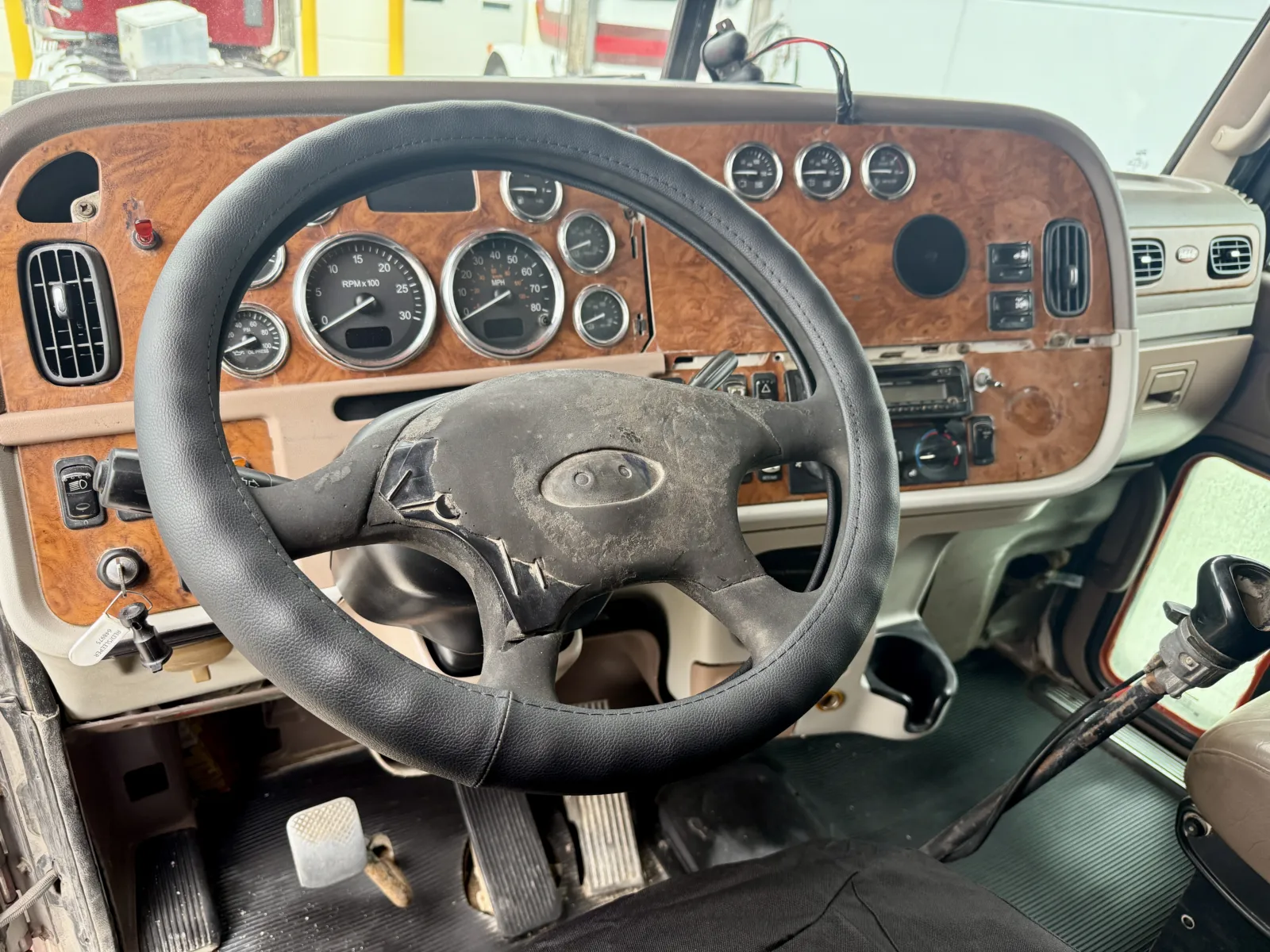 2007 Peterbilt - image 15