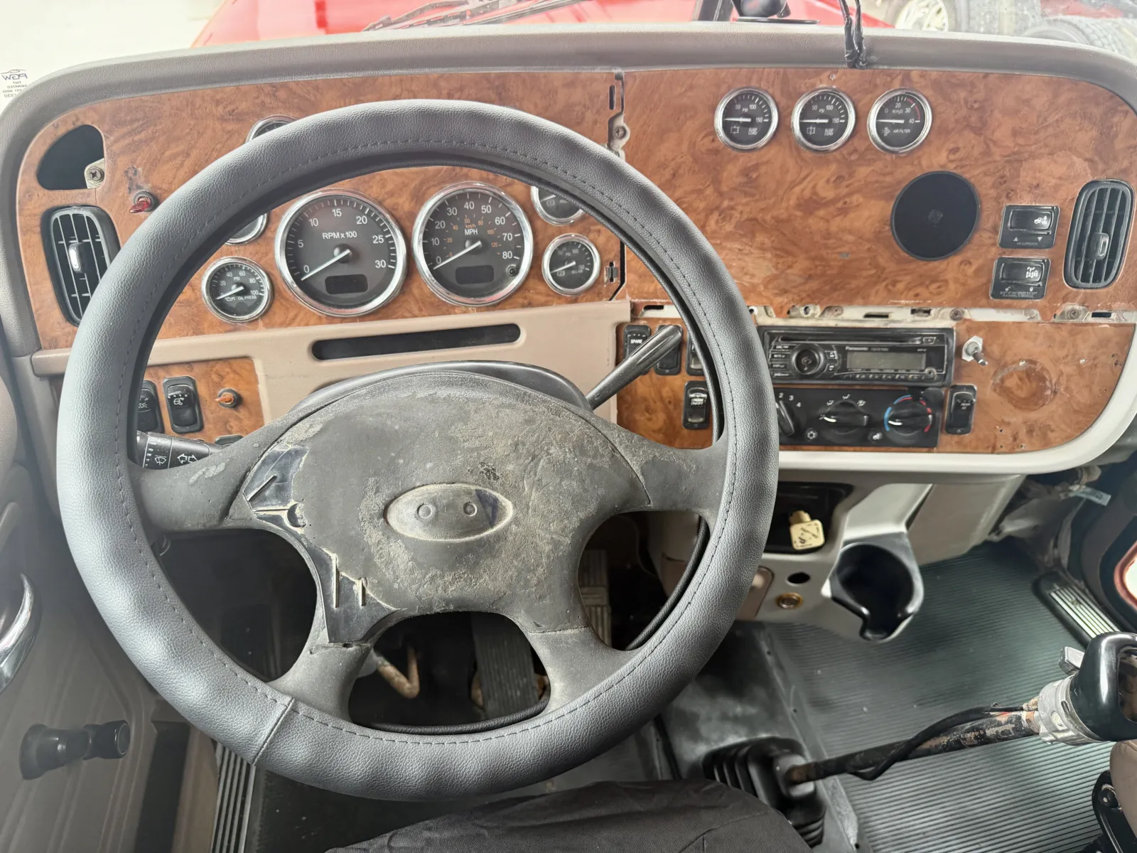 2007 Peterbilt - image 16