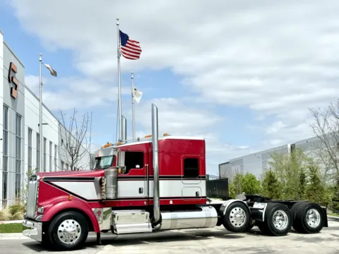 Used 2020 KENWORTH W900 for sale in New Lenox, IL at Forge Truck