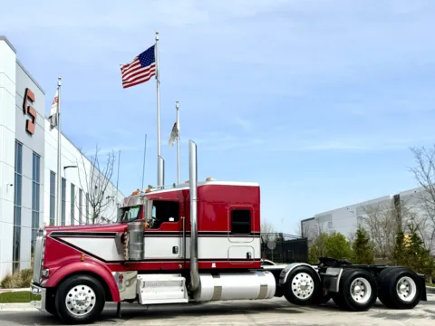 2016 KENWORTH W900 for sale in New Lenox, IL