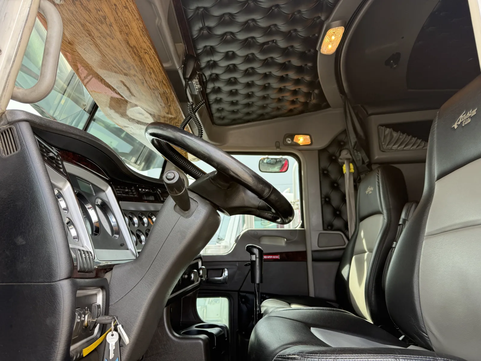 2016 Kenworth W900 - image 14