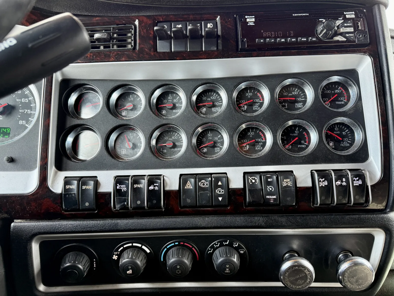 2016 Kenworth W900 - image 17