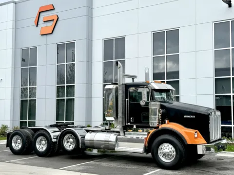 Photos of 2012 KENWORTH T800 for sale in New Lenox, IL at Forge Truck Centers - Illinois