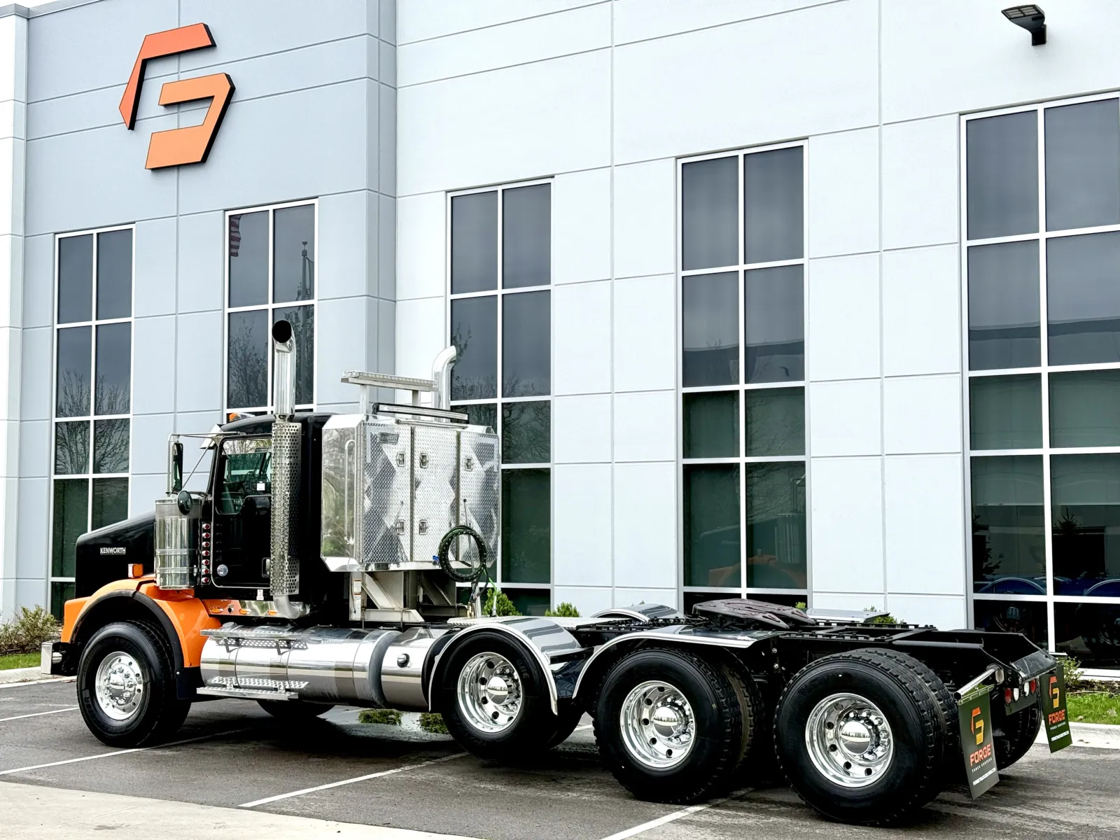 2012 Kenworth T800 - image 6