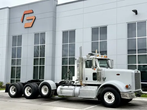 Photos of 2014 Peterbilt 367 for sale in New Lenox, IL at Forge Truck Centers - Illinois