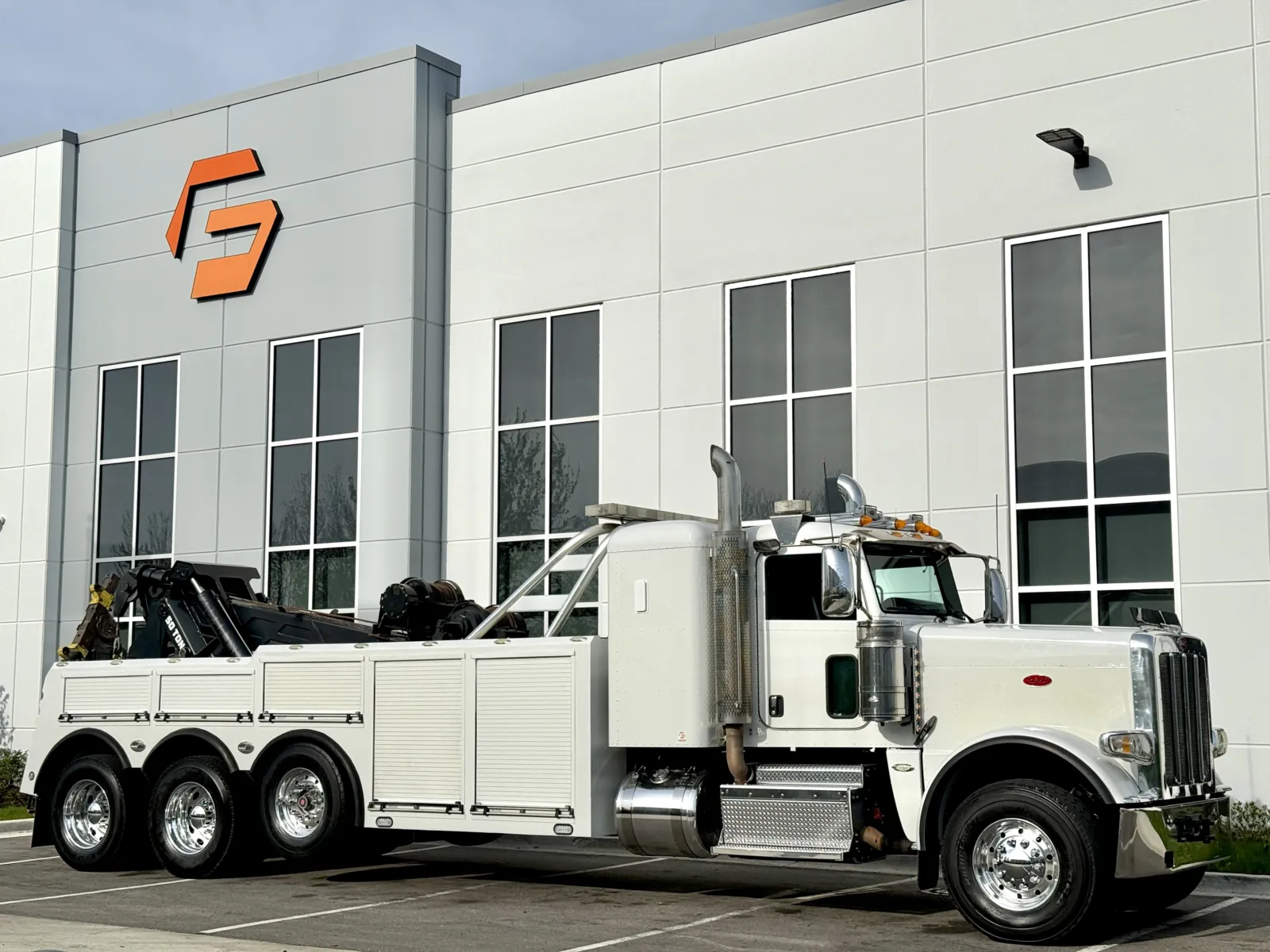 2013 Peterbilt - image 2