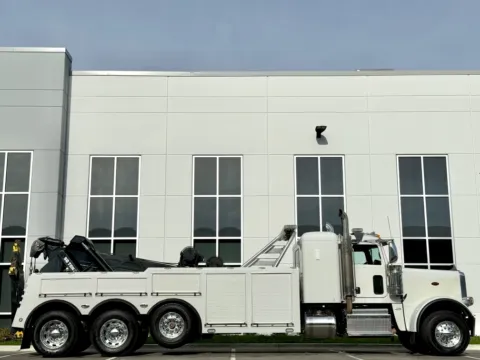 Another view of 2013 PETERBILT 388 for sale in New Lenox, IL at Forge Truck Centers - Illinois