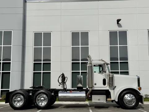 Another view of 2001 PETERBILT 379 for sale in New Lenox, IL at Forge Truck Centers - Illinois