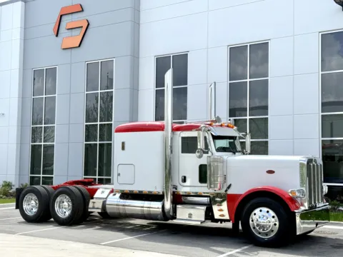 Photos of 2013 PETERBILT 389 for sale in New Lenox, IL at Forge Truck Centers - Illinois