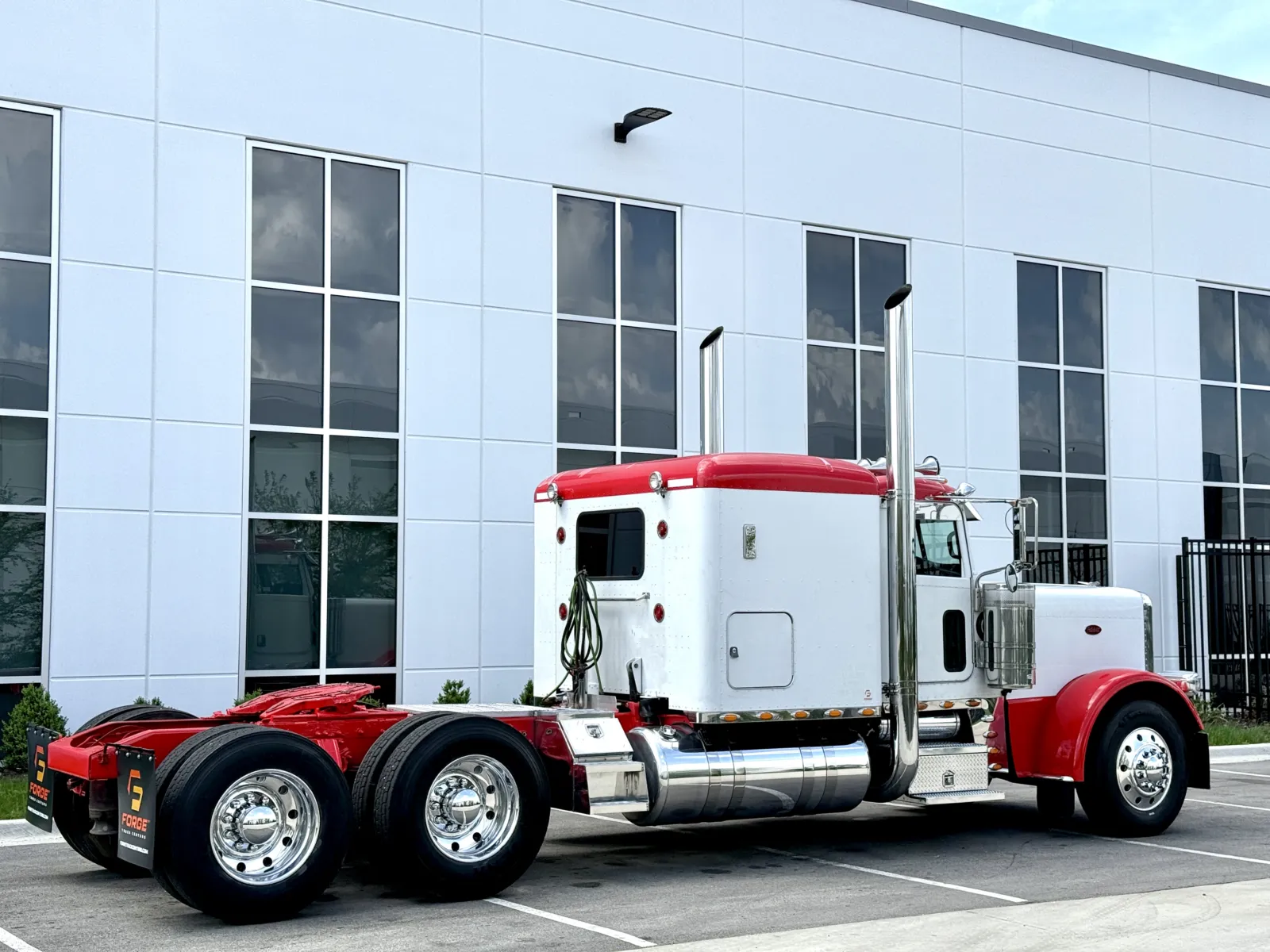 2013 Peterbilt 389 - image 5