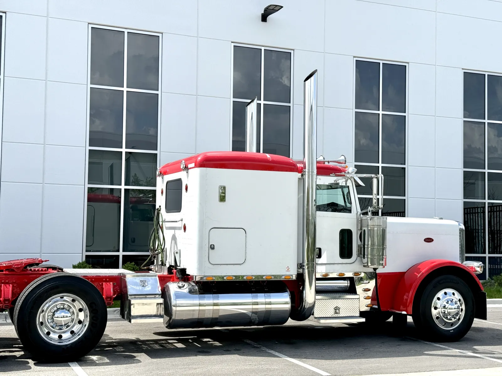 2013 Peterbilt 389 - image 7