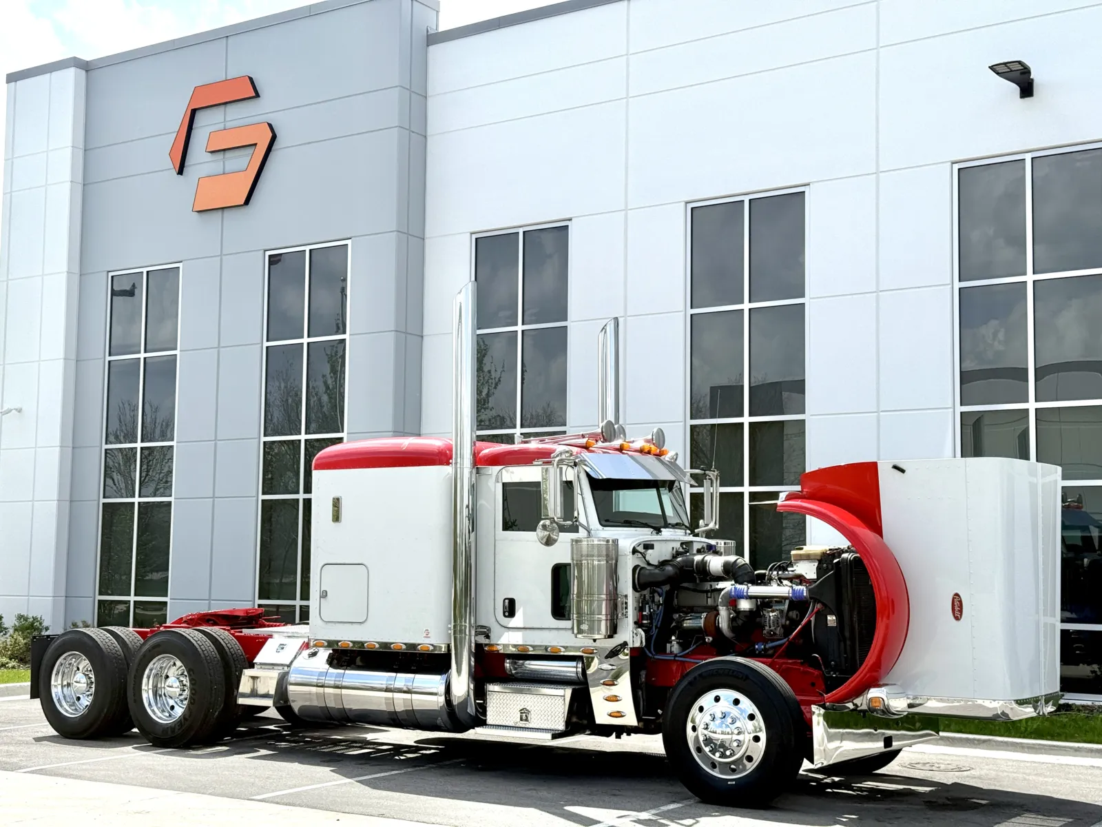 2013 Peterbilt 389 - image 9
