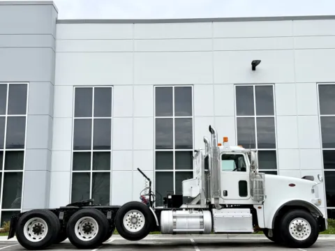 Another view of 2014 PETERBILT 367 for sale in New Lenox, IL at Forge Truck Centers - Illinois