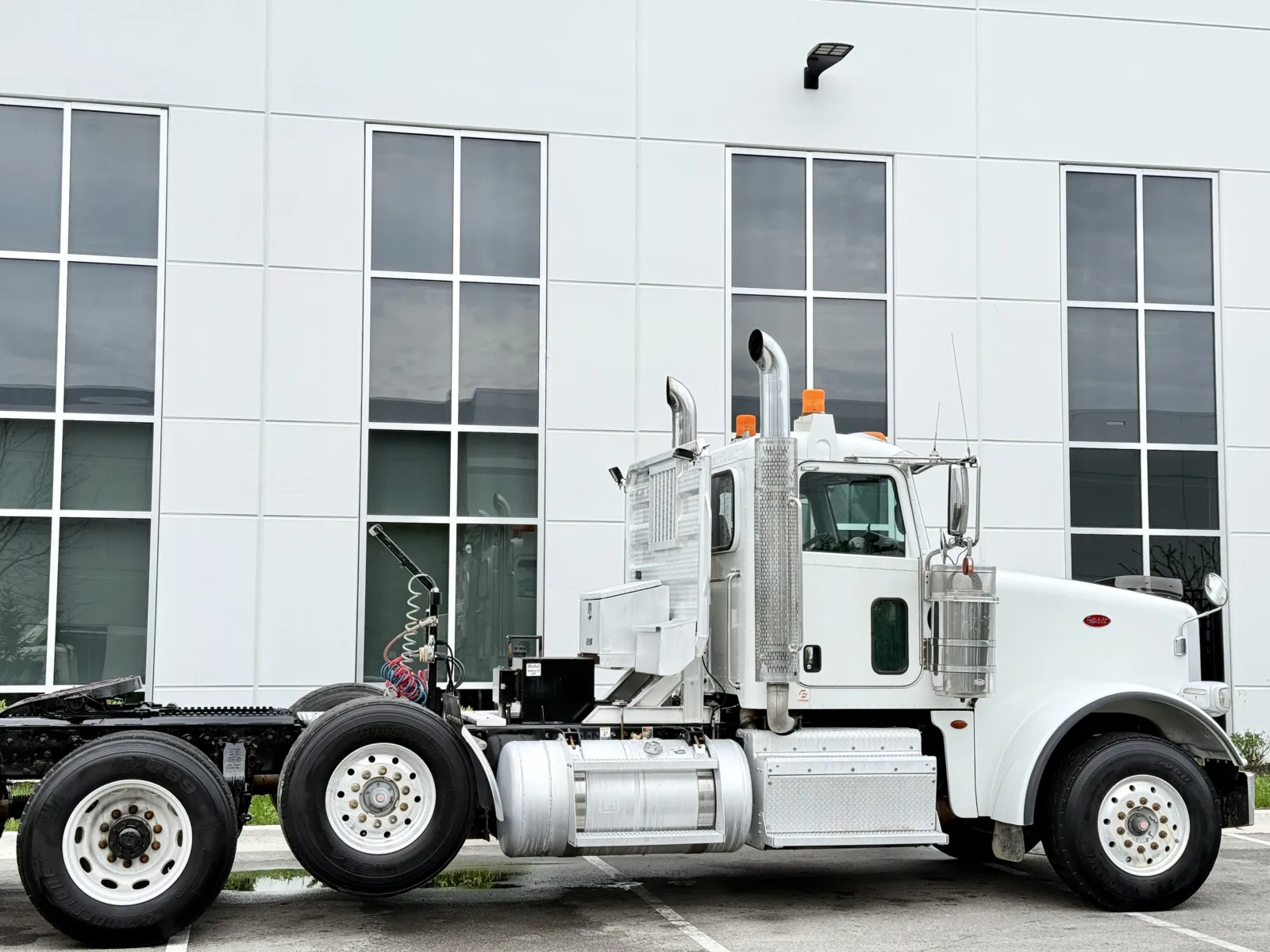 2016 Peterbilt 367 in New Lenox, IL — photo 7