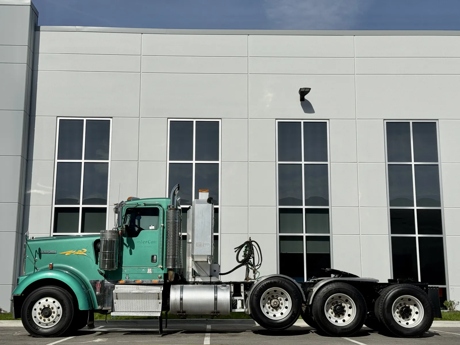 2005 Kenworth W900 - image 4