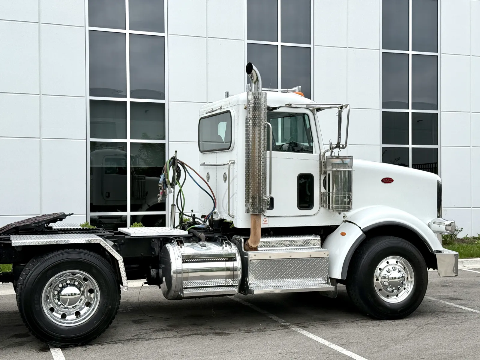 2015 Peterbilt 367 in New Lenox, IL — photo 7