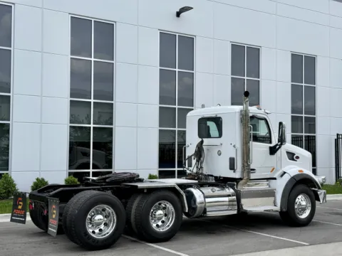 More photos of 2016 PETERBILT 567 at Forge Truck Centers - Illinois, IL