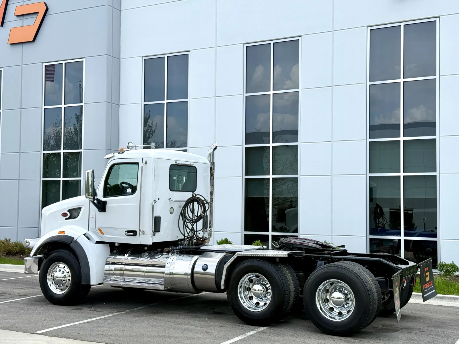 2016 Peterbilt 567 - image 6