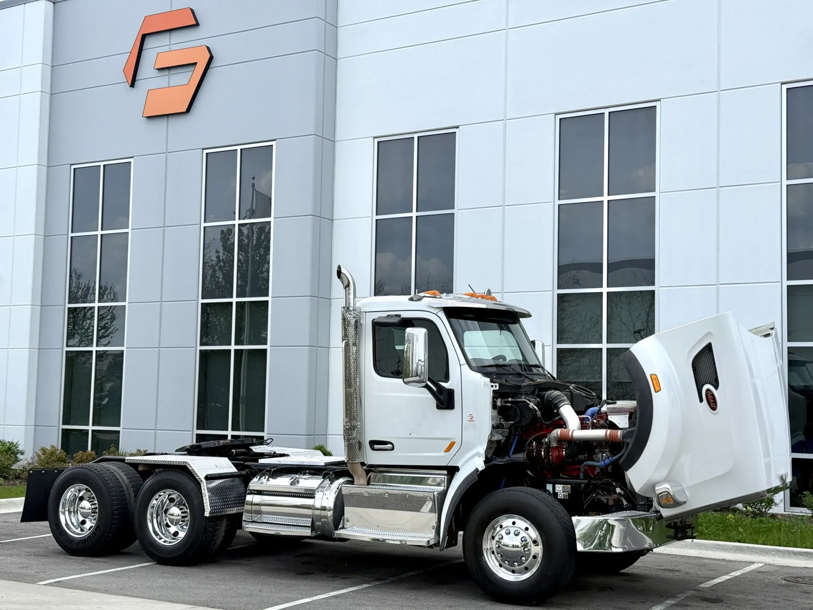 2016 Peterbilt 567 - image 9