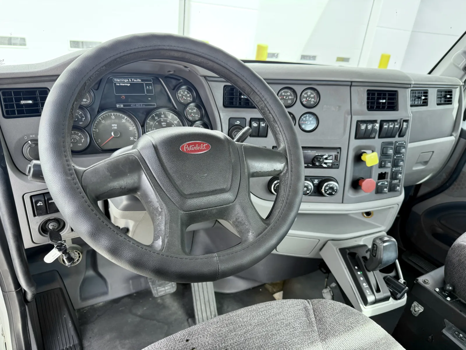 2016 Peterbilt 567 - image 15