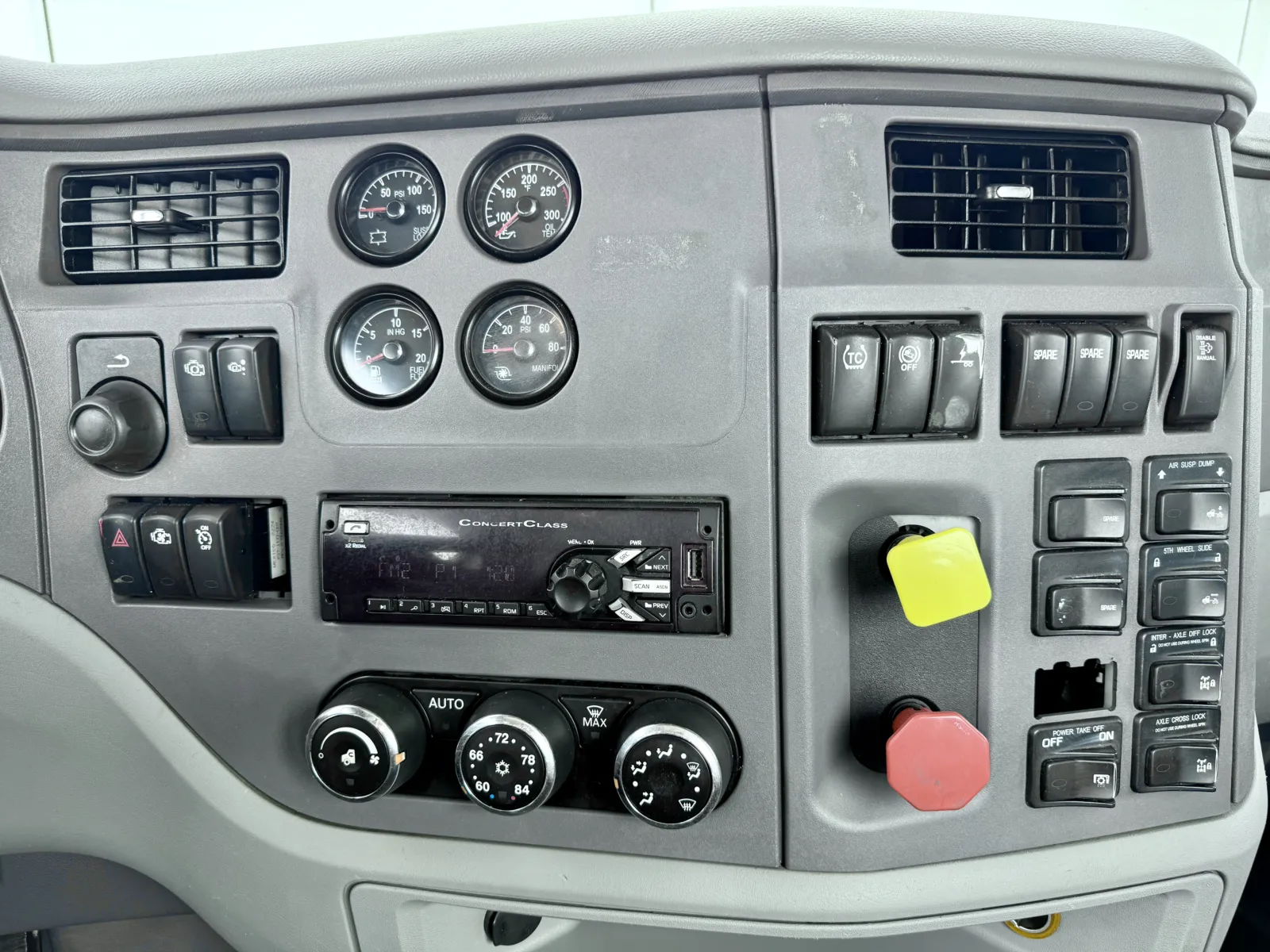 2016 Peterbilt 567 - image 18