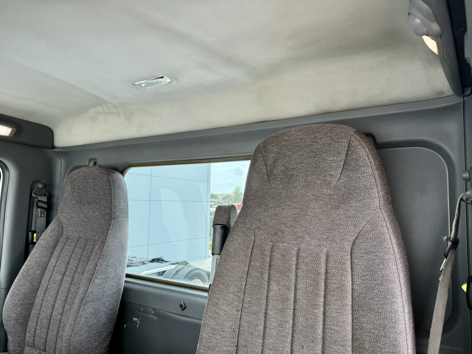 2016 Peterbilt 567 - image 20