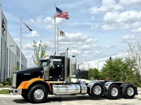2012 KENWORTH T800 for sale in New Lenox, IL