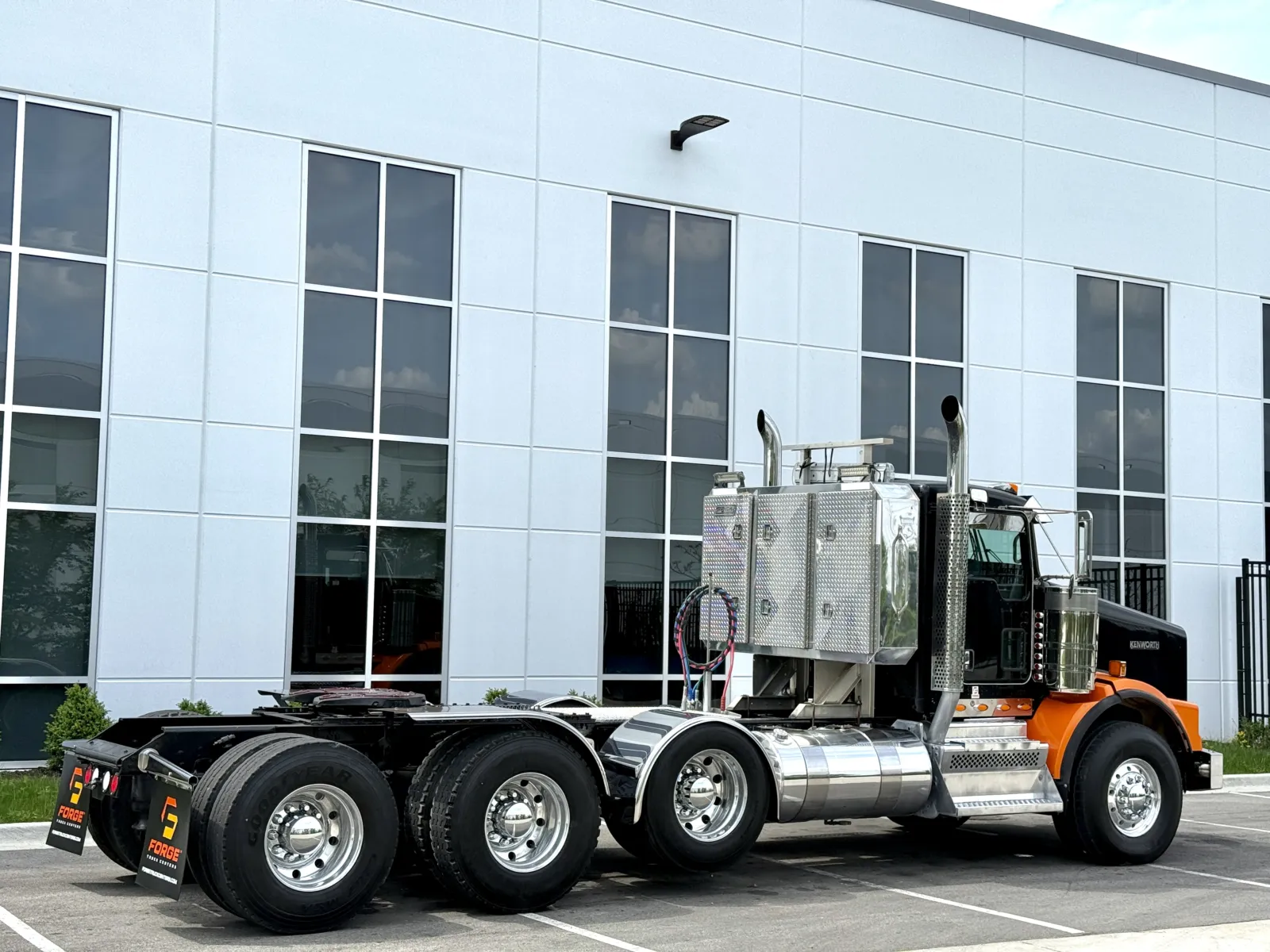 2012 Kenworth T800 - image 5