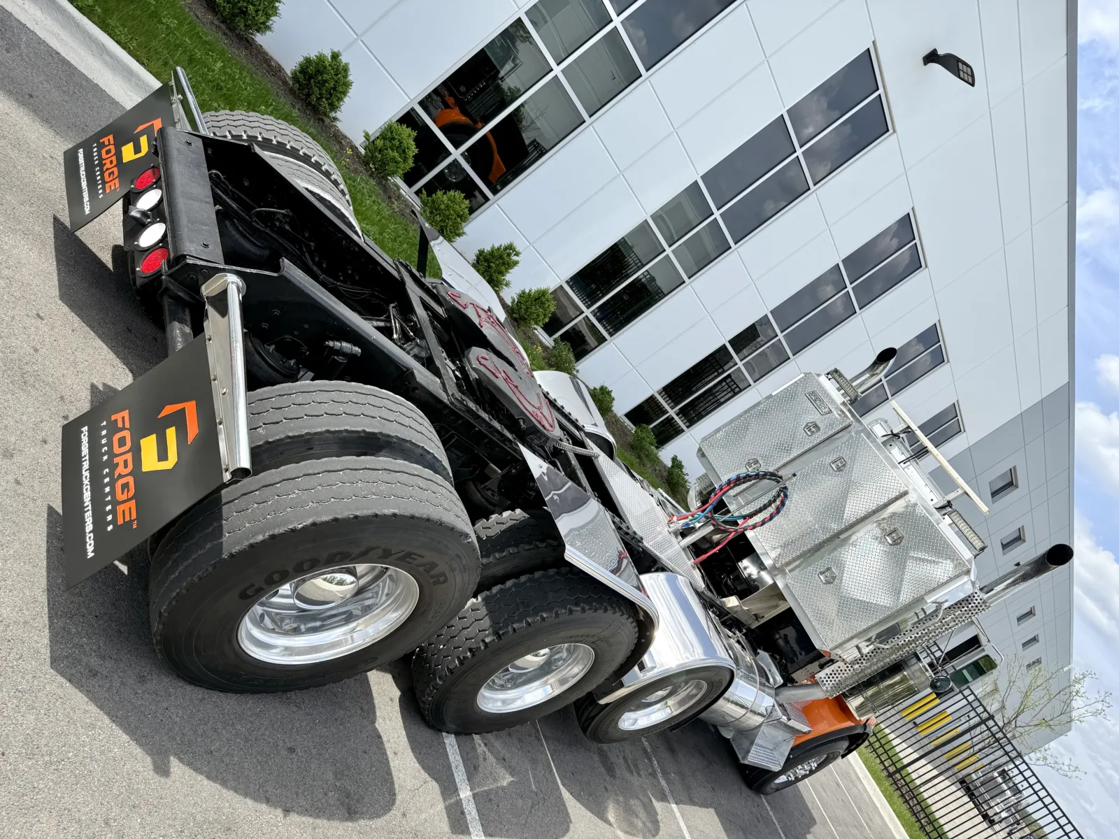 2012 Kenworth T800 - image 11